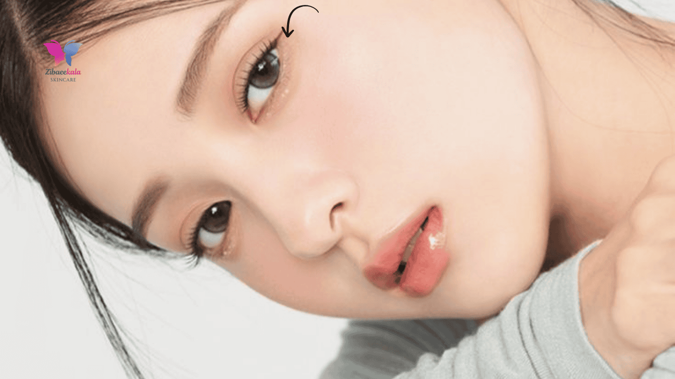خط چشم نازک و رو به پایین
