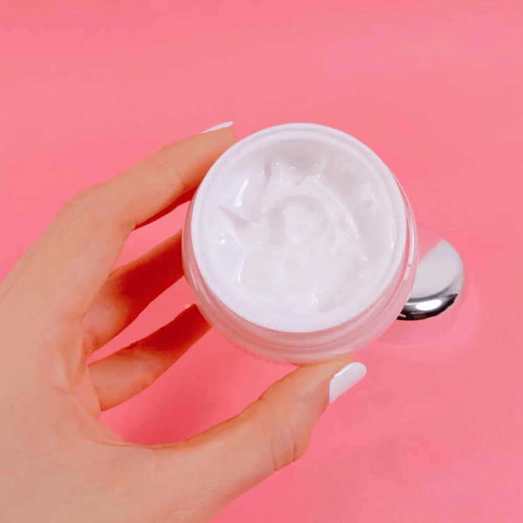 پوستی بینظیر با معجزه ویتامین توت و پروتئین شیر! کرم لیبل یانگ