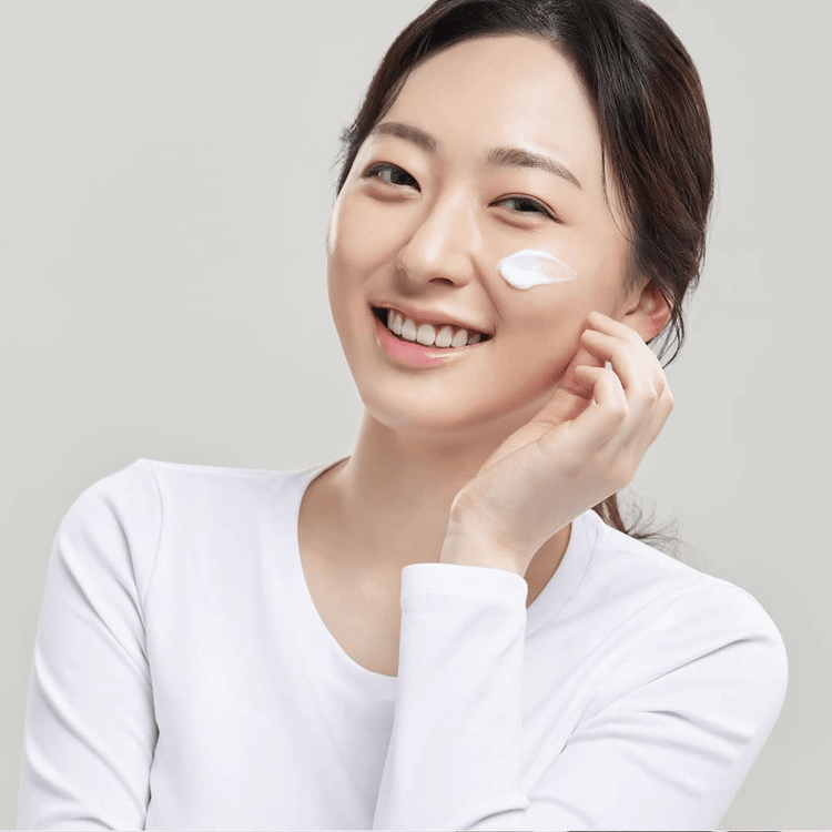 کرم محافظتی ولی ولی L22 50 میلیلیتر: ایجاد یک سد محافظتی قوی بر روی پوست، حفظ رطوبت، مناسب برای پوستهای آسیبدیده.