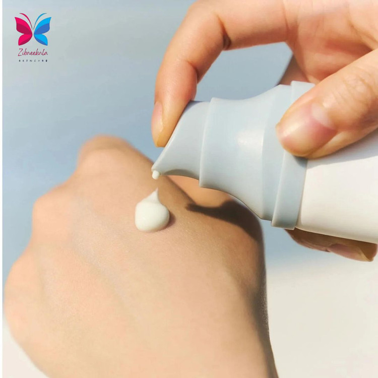 سرم ضد آفتاب Skin1004 هیالورونیک اسید آب رسان سبک SKIN1004 Madagascar Centella Hyalu-Cica Water-Fit Sun Serumکار ضد آفتاب صورت مراقبت از پوست پوست حساس پوست چرب پوست خشک آبرسانی پوست محافظت از آفتاب ضد التهاب ترمیم کننده پوست یکدست درخشان کننده پوست