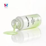 سرم تقویت کننده VARI:HOPE با فرمولاسیون پیشرفته خود، پوست شما را به عمق تغذیه کرده و به آن طراوت و شادابی میبخشد. این سرم حاوی ترکیبی از AHA, BHA و PHA است که به آرامی سلولهای مرده پوست را از بین برده، منافذ را پاکسازی کرده و تولید کلاژن را تحریک میکند