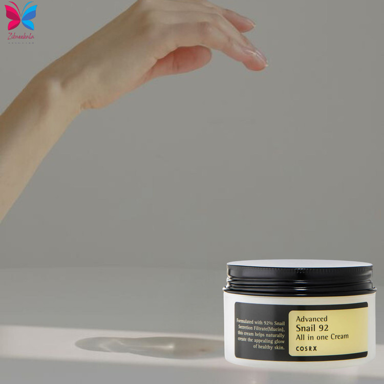 کرم حلزون 92 درصد کوزارکس: مناسب برای انواع پوست، این محصول علاوه بر حفظ رطوبت پوست، به کاهش لکها و جلوگیری از پیری زودرس کمک میکند.