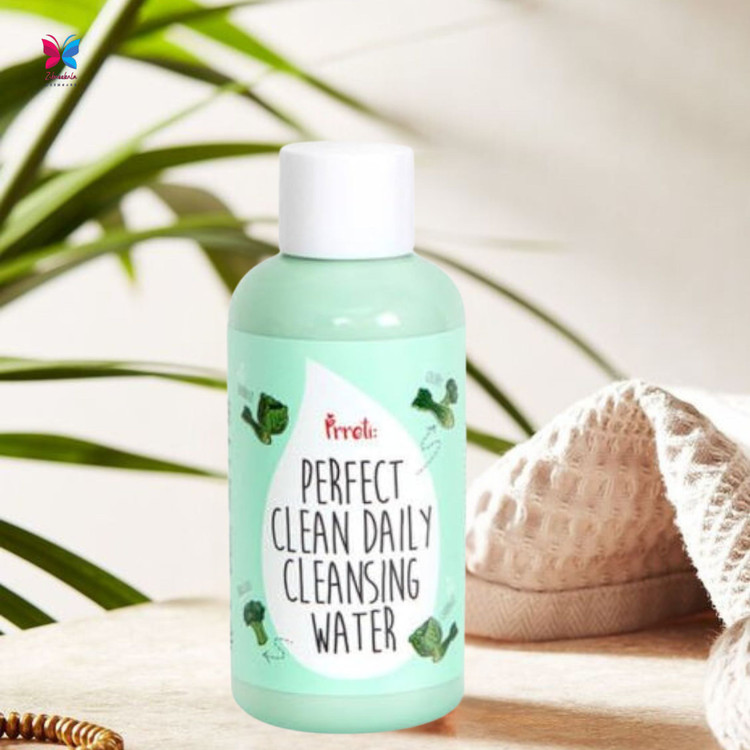 استفاده از آب پاککننده پرتی برای تمیزی پوست