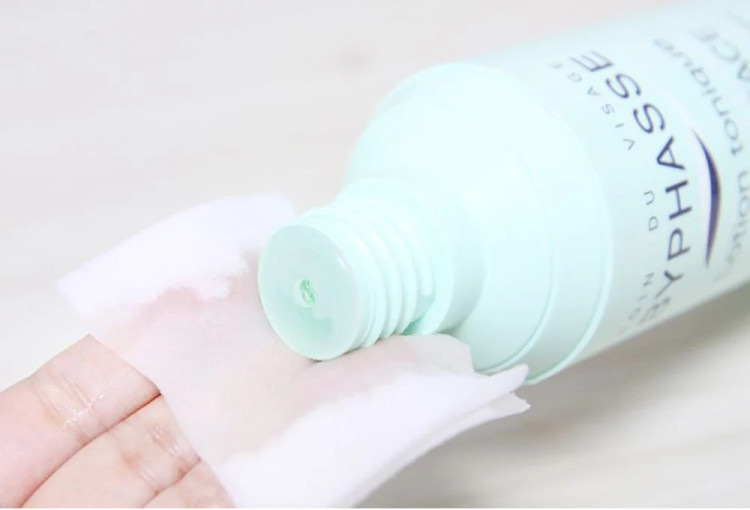 لوسیون تونیک بایفاس با عصاره آلوئهورا، پاککننده و شادابکننده پوست حساس