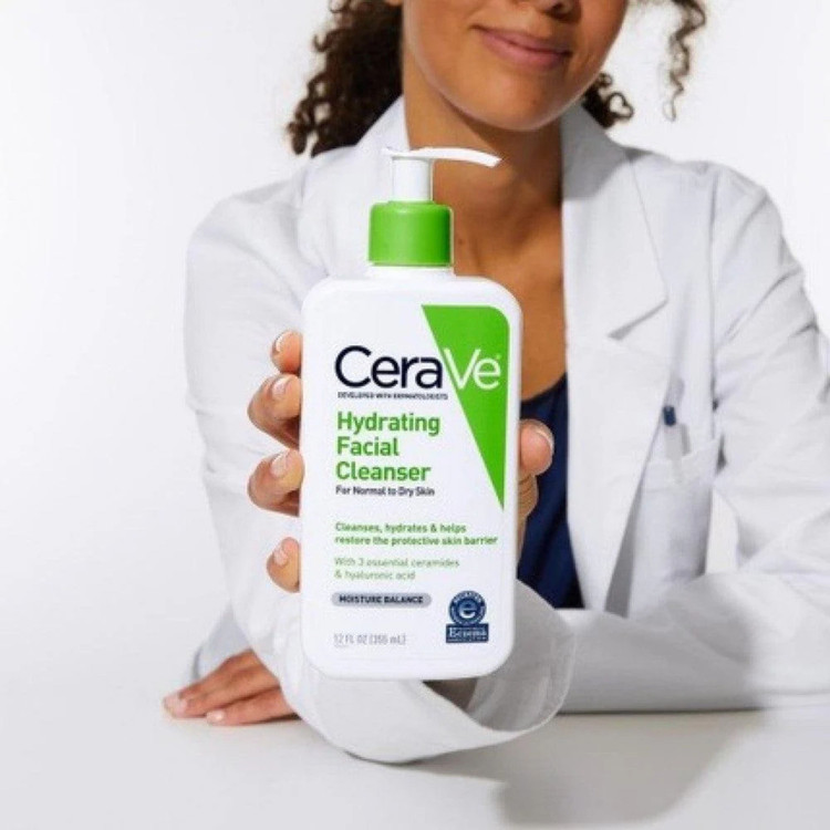 پاککننده آبرسان CeraVe؛ راهحلی ملایم و موثر برای پوستهای خشک و حساس
