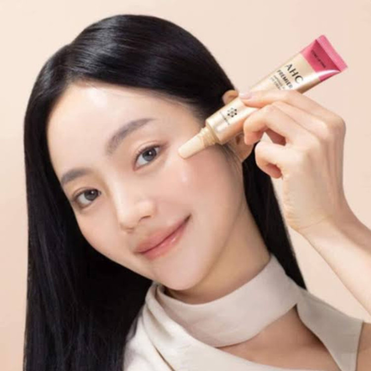 جایگزین ایدهآل برای رتینول این کرم با تقویت کلاژن، پوستی سفتتر و روشنتر به شما هدیه میدهد.