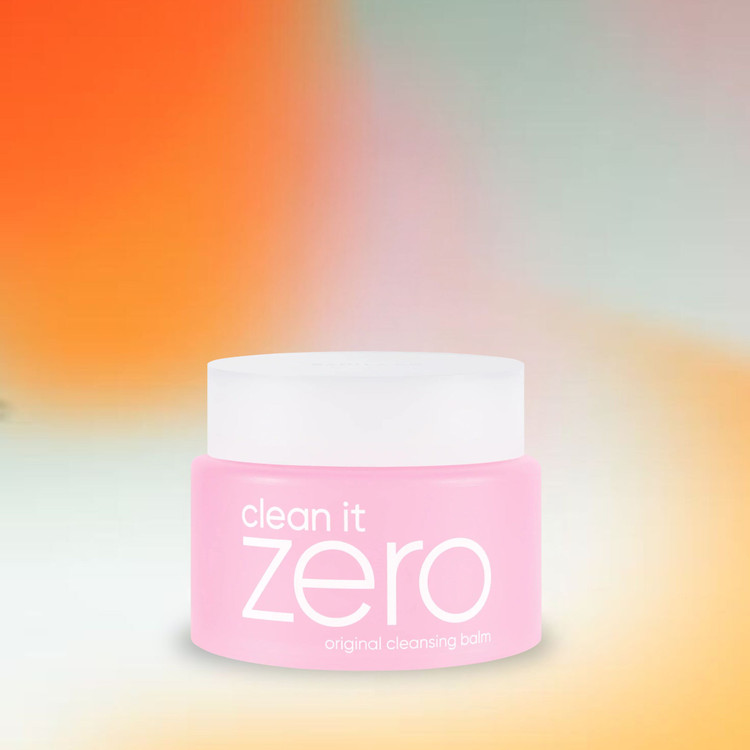 فرمولاسیون بالم پاککننده Clean it Zero: نمای نزدیک از بافت نرم و کرمی بالم پاککننده بنیلا کو.