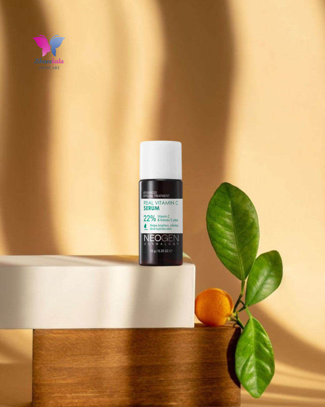 سرم ویتامین C نئوجن کرهای، حاوی ترکیبات آنتیاکسیدان برای درخشان کردن پوست