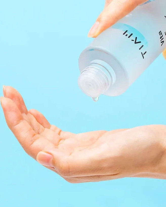 بهترین تونر آبرسان با ویتامین B5 از برند تیام برای تقویت سد دفاعی پوست