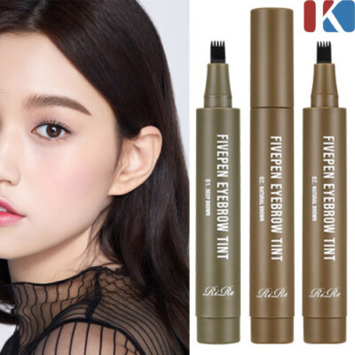 نمای نزدیک از نوک چنگالی تینت ابرو RIRE، ابزاری برای پر کردن نواقص و ایجاد تاتوی موقت و طبیعی ابرو